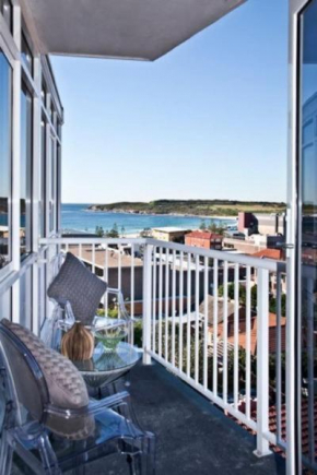  Stunning Ocean View Apartment !!! H324  Сидней